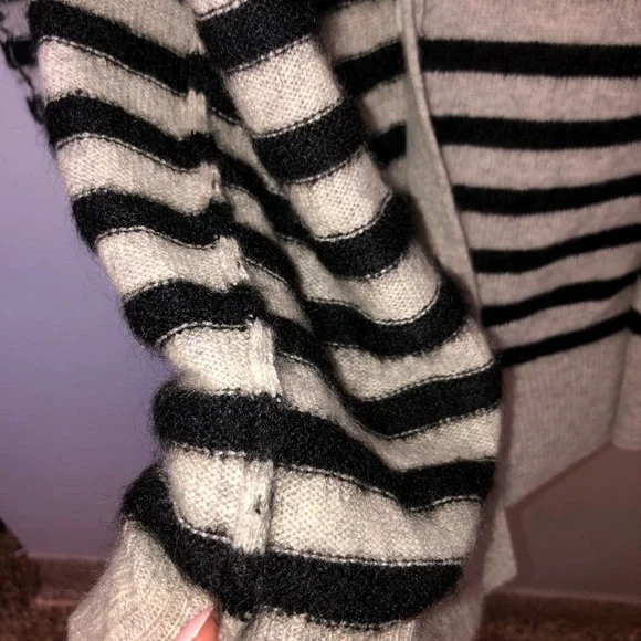 ALC Distressed Cashmere/Mohair Oversized Cardigan - Picture 4 of 9